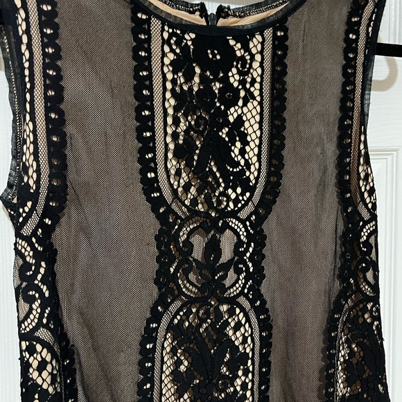 Max Studio Black and Tan Lace Blouse - Picture 3 of 6